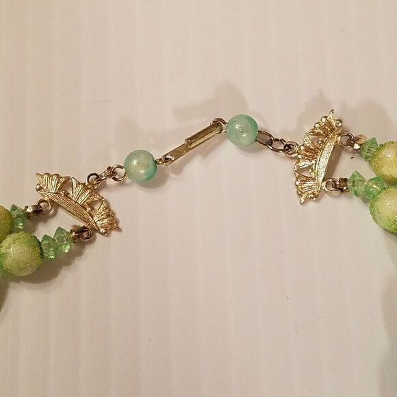 Vintage Double Strand Green Bead Necklace - Picture 4 of 6